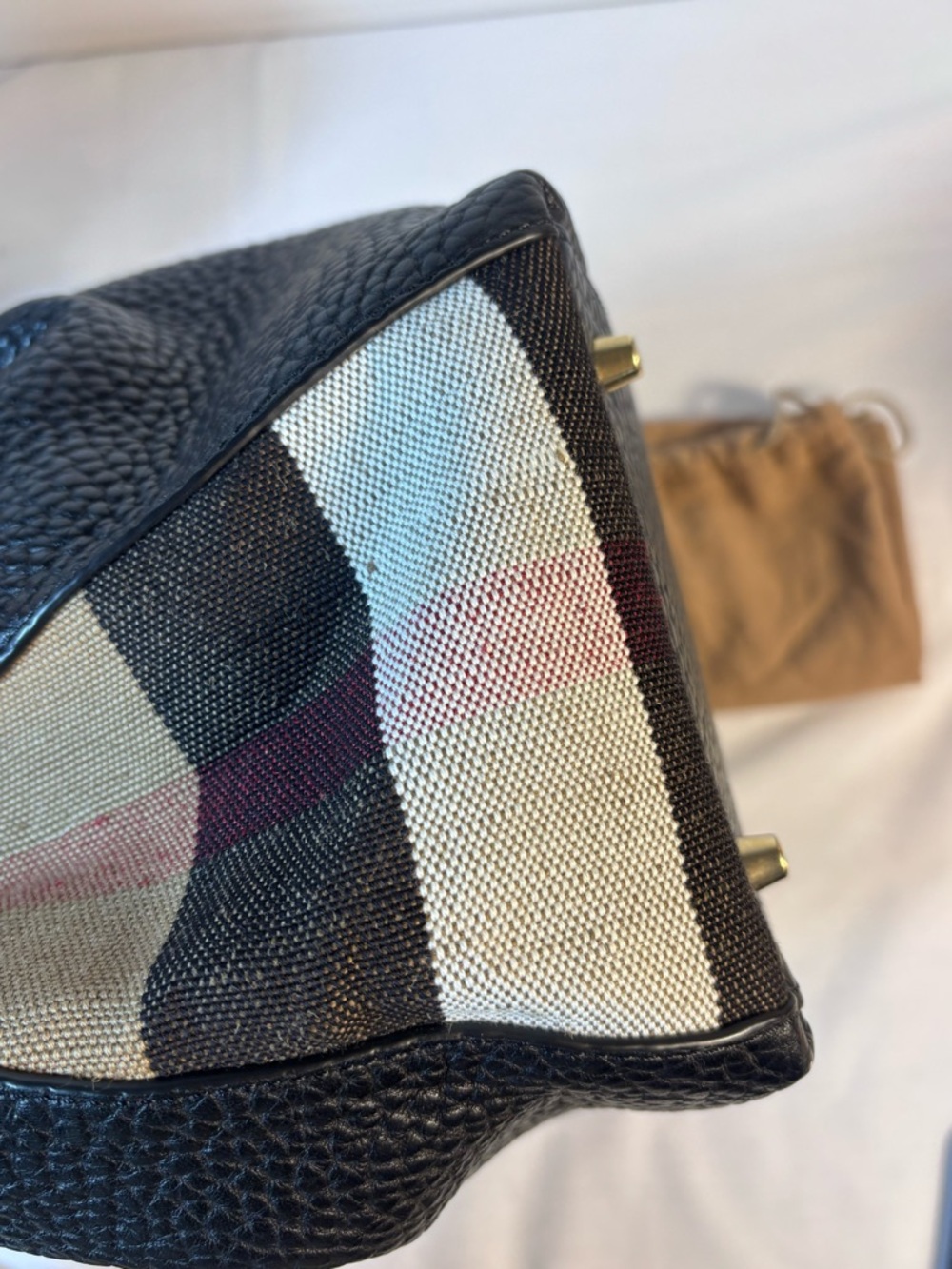 Beautiful Burberry Maidstone Tote Black - Picture 13 of 16